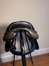 Load image into Gallery viewer, John Whitaker pony Jump