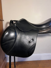 Load image into Gallery viewer, John Whitaker pony Jump