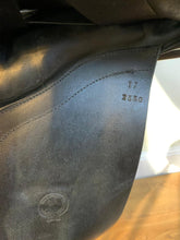 Load image into Gallery viewer, Ideal Dressage Saddle 17" Black Medium