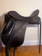 Load image into Gallery viewer, Custom Saddlery Dressage - As New
