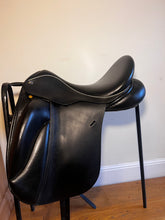 Load image into Gallery viewer, Paul Fielder Dressage 17.5”
